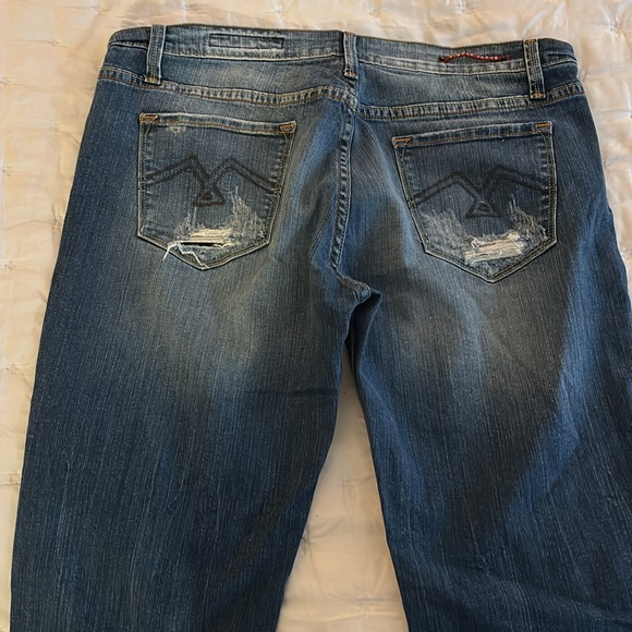 Vigoss capris / crops / long shorts , just below knees - Picture 2 of 3